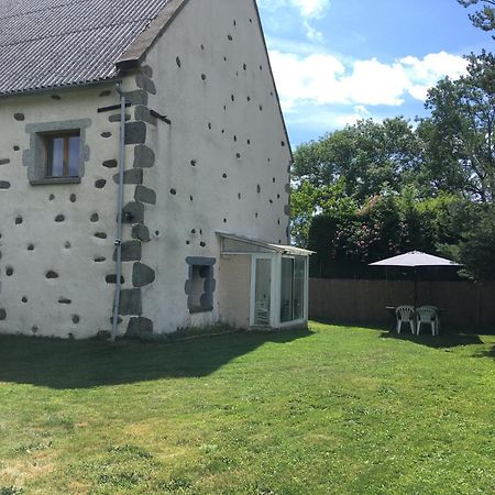 Gite Rural - Grange Des Pres Blancs Chaine Des Puys Le Vernet-Sainte-Marguerite Exteriör bild