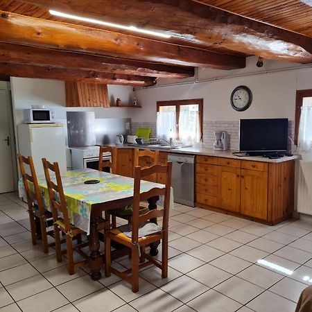 Gite Rural - Grange Des Pres Blancs Chaine Des Puys Le Vernet-Sainte-Marguerite Exteriör bild
