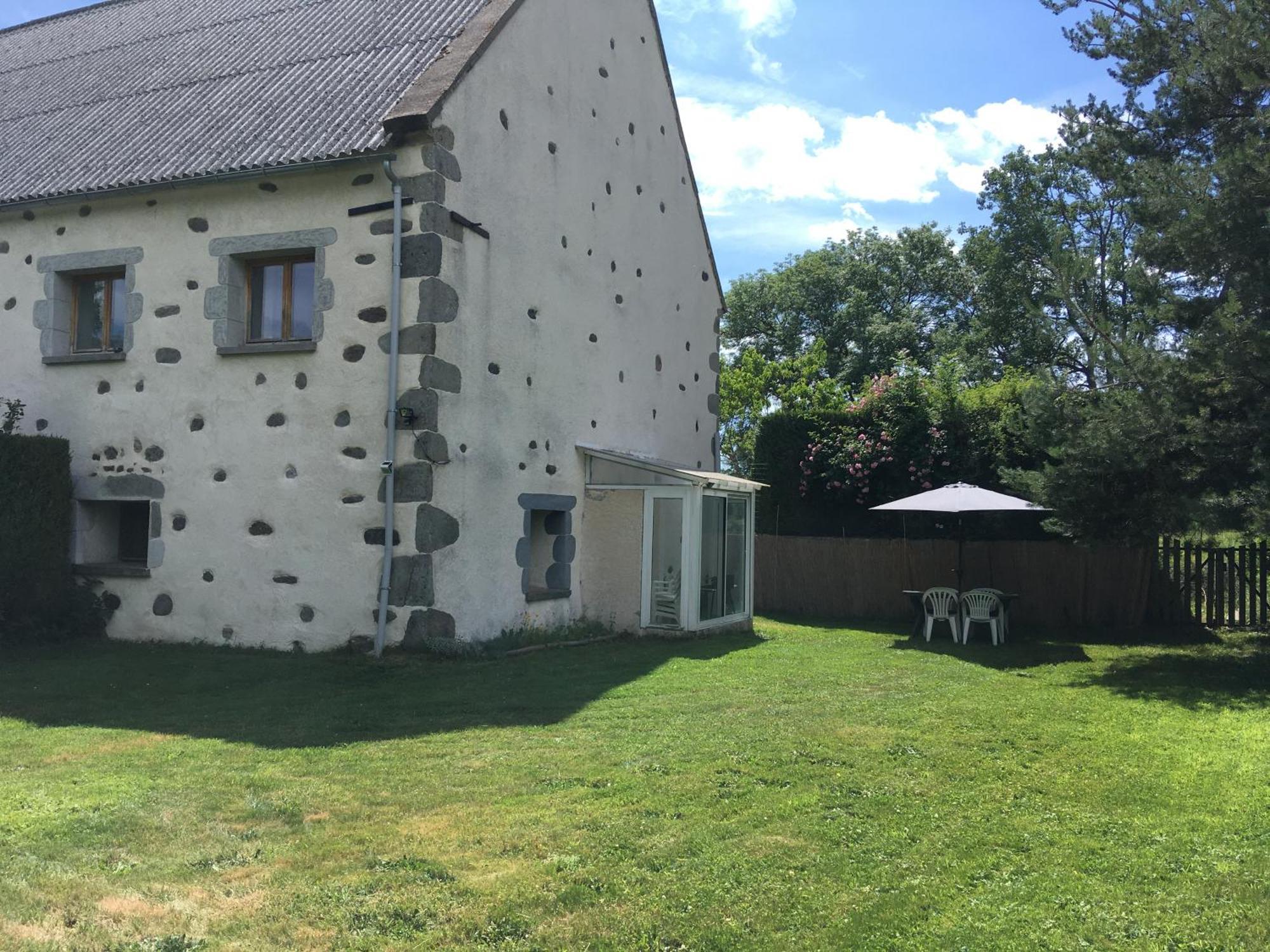 Gite Rural - Grange Des Pres Blancs Chaine Des Puys Le Vernet-Sainte-Marguerite Exteriör bild
