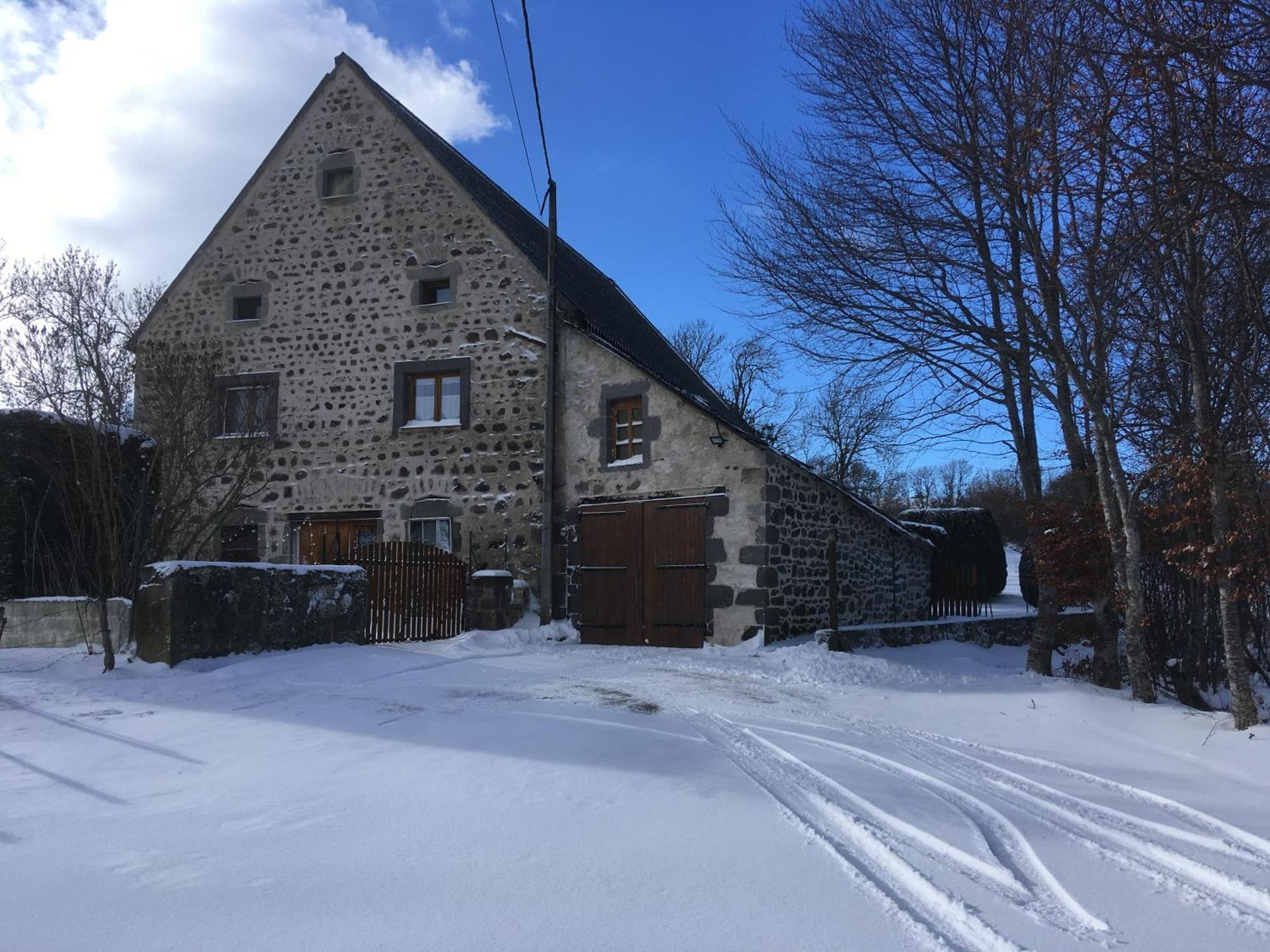 Gite Rural - Grange Des Pres Blancs Chaine Des Puys Le Vernet-Sainte-Marguerite Exteriör bild